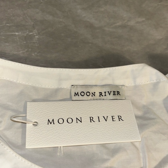 White Ruffle Eyelet Top
MOON RIVER - Picture 7 of 11